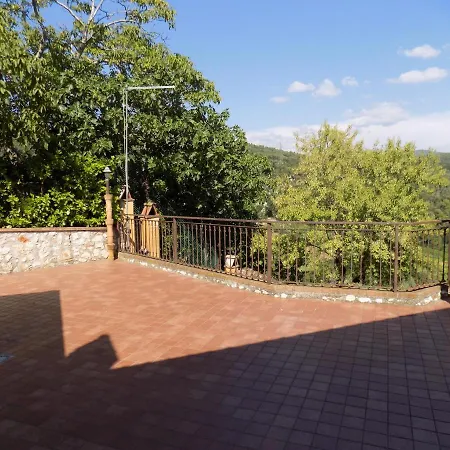 In The Vigne Apartment For 4 People