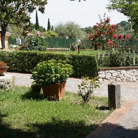 In The Vigne Apartment For 4 People